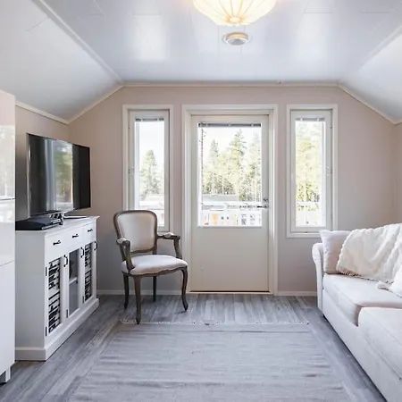 Noel Arctic Circle Willa *