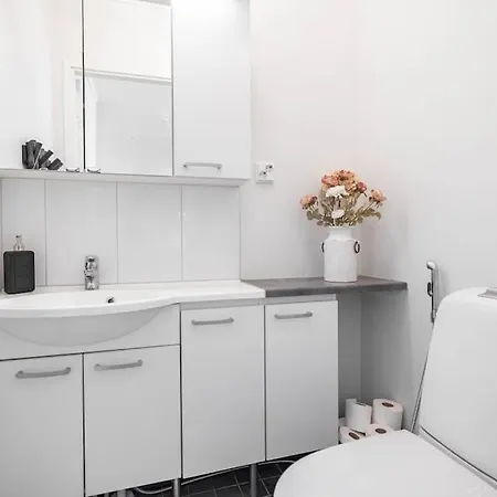 Willa Noel Arctic Circle *