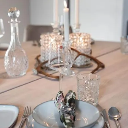 Noel Arctic Circle *