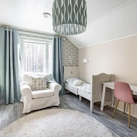 Noel Arctic Circle *