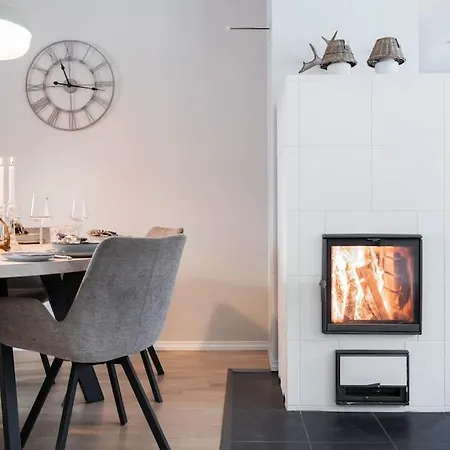 Willa Noel Arctic Circle *