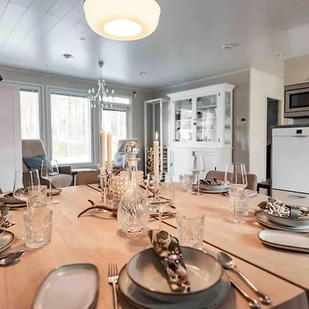 Noel Arctic Circle Villa