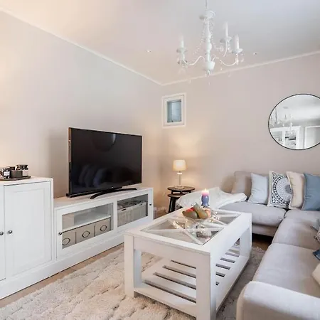 Noel Arctic Circle Villa *