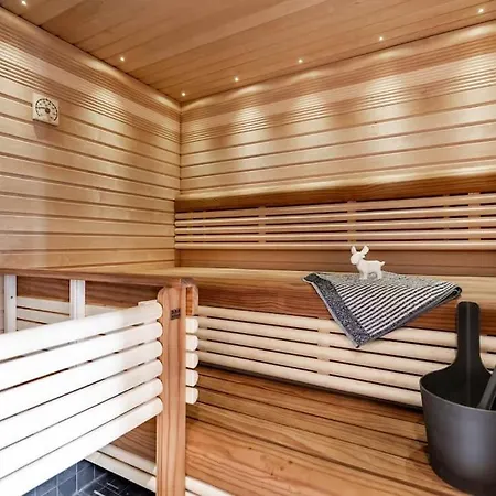 Noel Arctic Circle Willa *